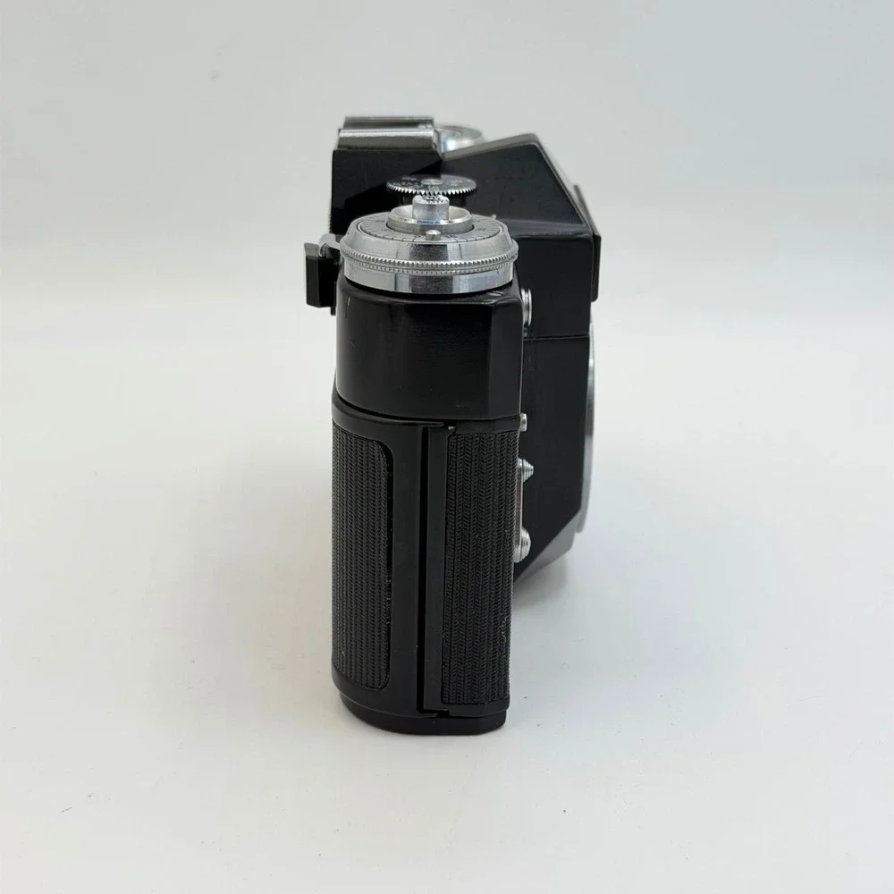 Zenit-E 35mm Film SLR Camera Body Black Soviet USSR M42 Mount Vintage 73017900